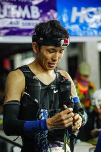 BIB: 8120
                            <button type="button" onclick="openModal(22300053)" class="btn btn-primary btn-sm float-right btn-popup" data-toggle="modal" data-target=".modal-high-quality">
                        <i class="fas fa-shopping-cart"></i> Add to Cart
                    </button>
                                            <button type="button" onclick="isThisMe(22300053, true)" class="btn btn-success btn-sm float-right btn-popup btn-isme hidden" data-toggle="tooltip" data-placement="bottom" title="นี่คือรูปของคุณใช่ไหม คลิกที่นี่เพื่อเอาเข้าอัลบั้ม">
                        <i class="fas fa-plus"></i> Add to album
                    </button>
                    <button type="button" onclick="isThisMe(22300053, false)" class="btn btn-warning btn-sm float-right btn-popup btn-isnotme hidden">
                        <i class="fas fa-ban"></i> Remove from album
                    </button>